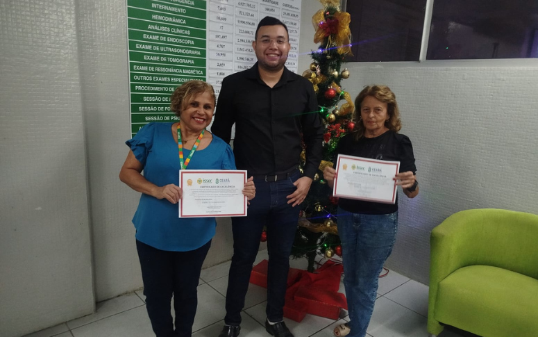 Entrega dos Certificados de Excelência da Ouvidoria aos servidores que se destacaram em 2025